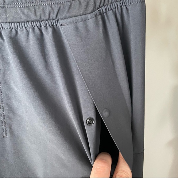 Lululemon Chill Motion Pant Melanite Ankle Zipper Snap Pocket Size Medium - Picture 8 of 11